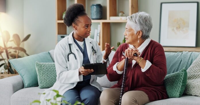 Especialista alerta sobre os riscos da osteoporose