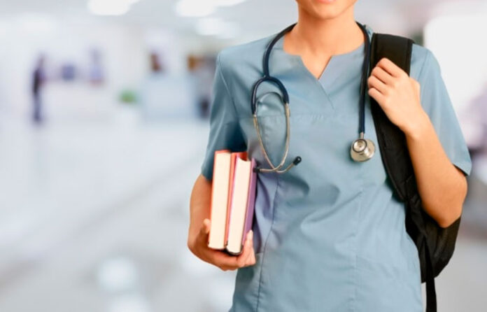 MEC revoga edital de expansão de vagas em cursos de Medicina