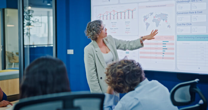 Longevidade expõe custos da permanência feminina no topo